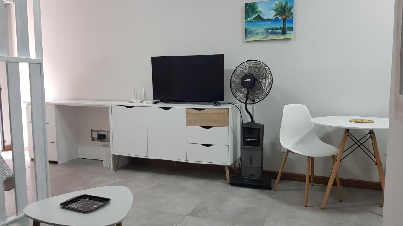 Апартаменти Modern Luxury Studio Fully Equipped Flic en Flac Екстер'єр фото